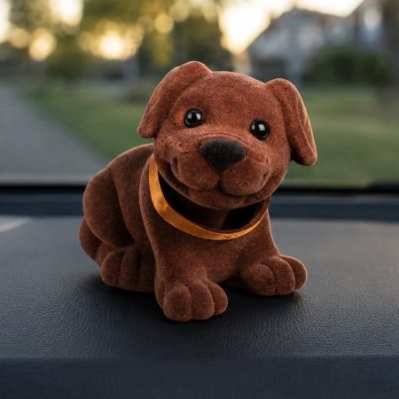 Bólogató kutya autóba