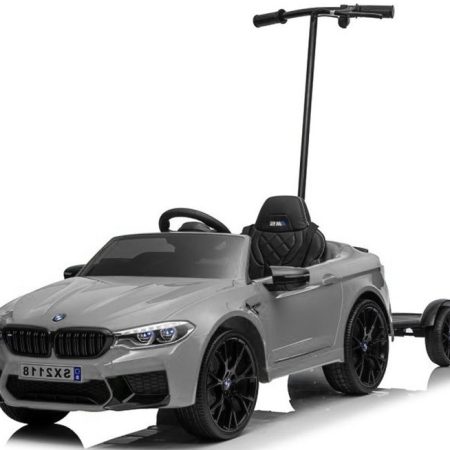 Ezüstre festett BMW M5 elektromos kisautó vezetőrúddal