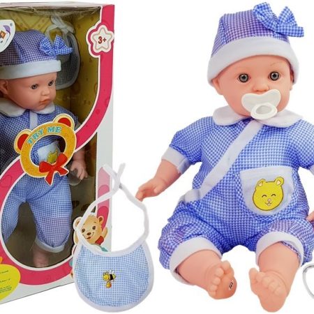 Baba kék ruhával és kiegészítőkkel