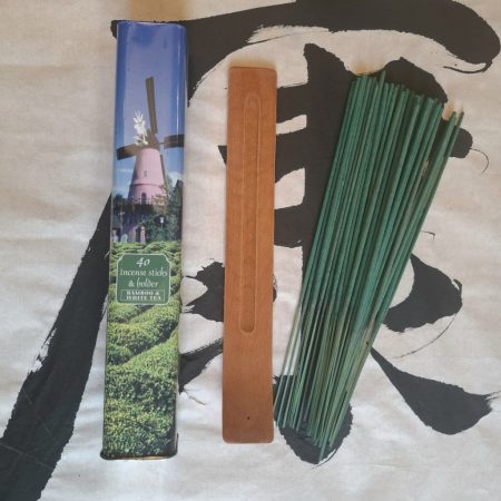 Bambusz és Fehér Tea Kínai Fémdobozos Füstölő / Bamboo & White Tea Incense Gift Box