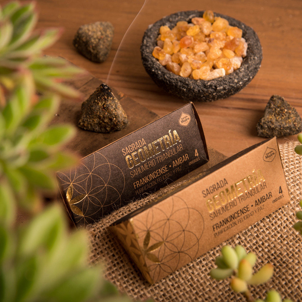 Sagrada Madre - Triangular Frankincense Amber Tömjén és Borostyán Füstölő Háromszög