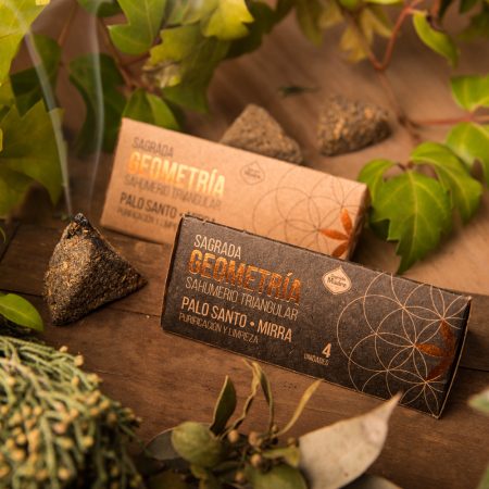 Sagrada Madre - Triangular Palo Santo Myrrh Palo Santo és Mirha Füstölő Háromszög